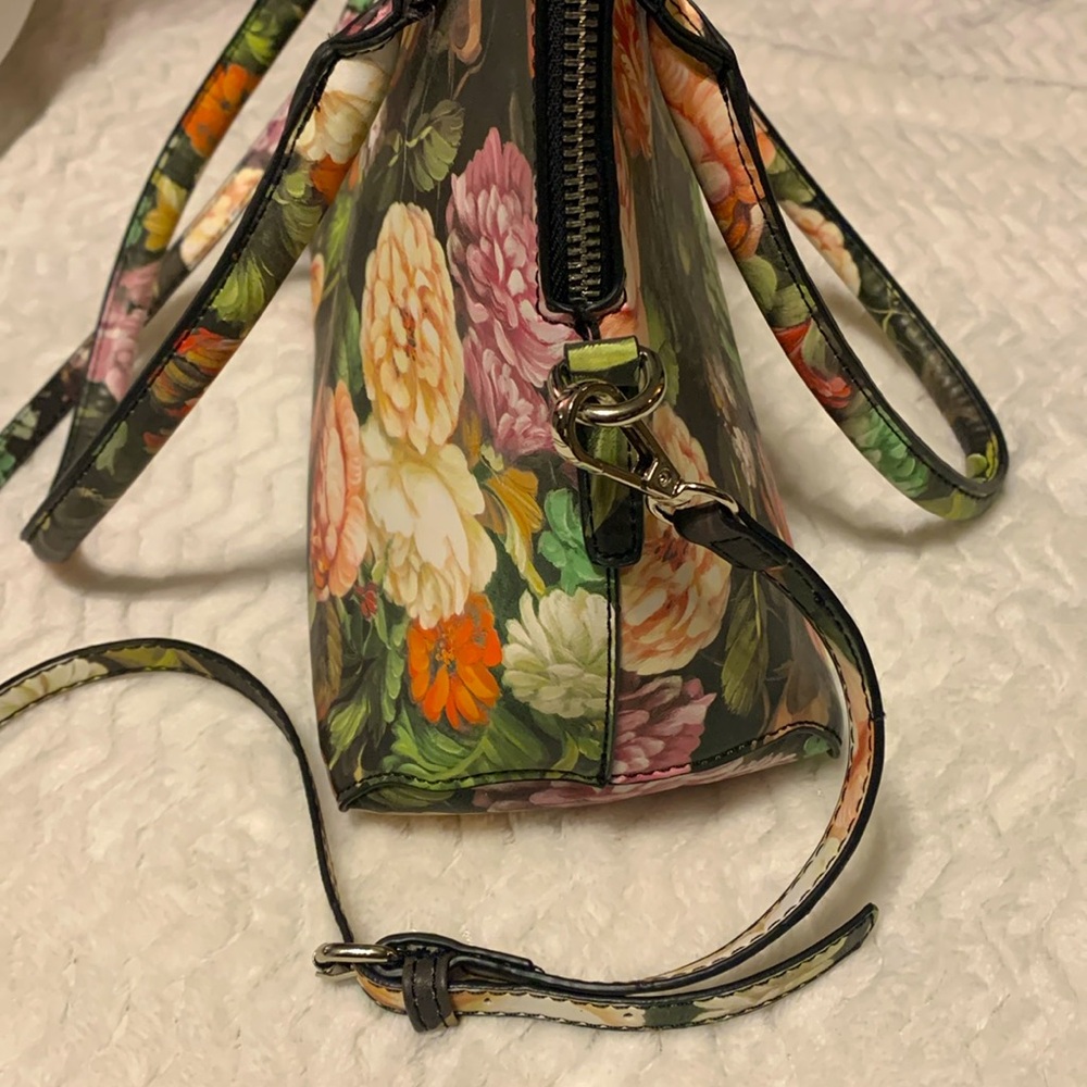 Gorgeous!!! Floral Purse - Picture 5 of 10